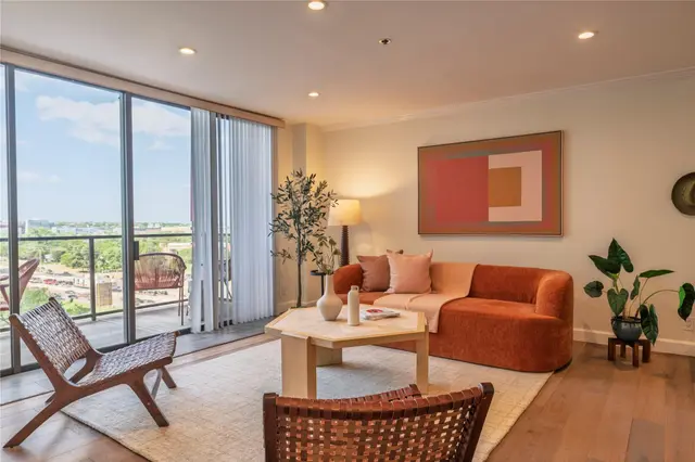 40 N Interstate 35 #11B2