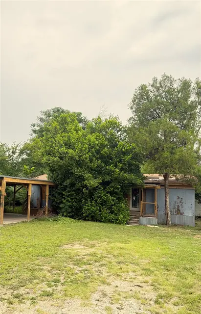 834 W Bell Ave