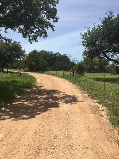 1685 Hwy 281 Hwy