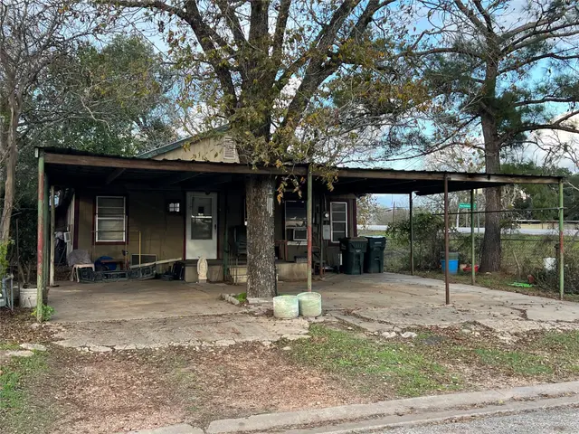 109 W Crockett St