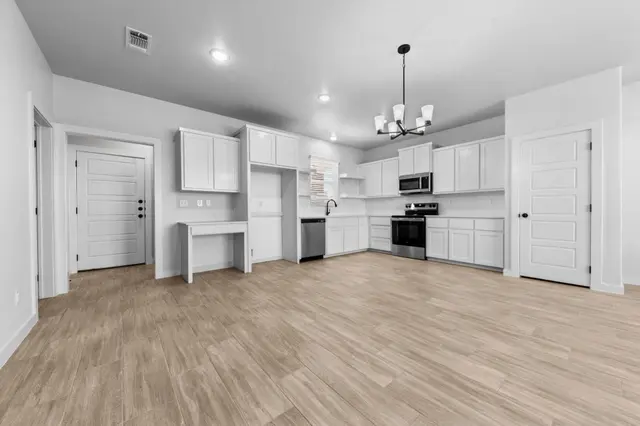 4619 Kings Crossing Blvd