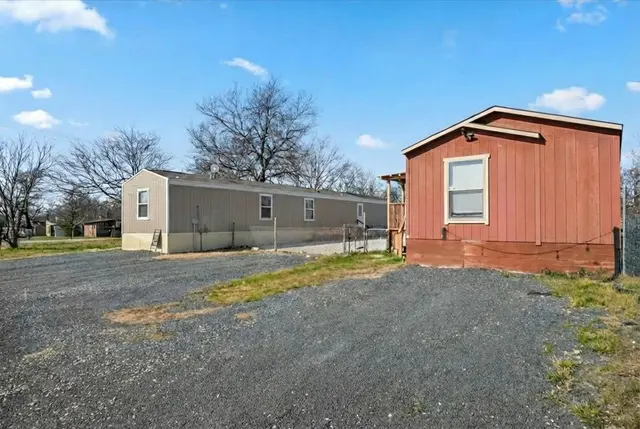 337 SW Front St