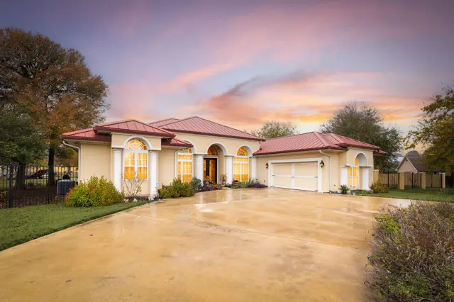 1202 Sierra Vista Cv
