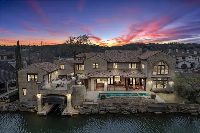 4407 Island Cv