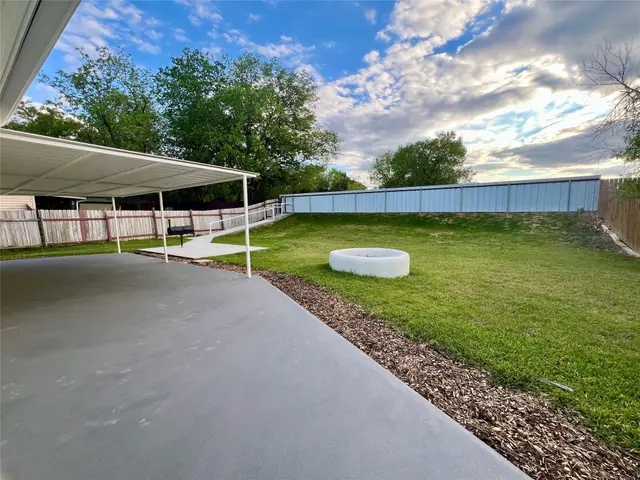 8007 Colony Loop Dr