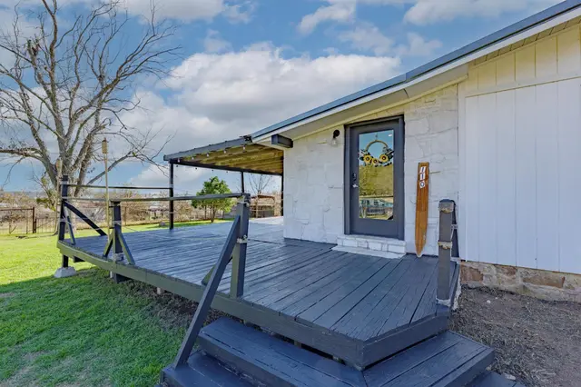 110 Lakewood Dr