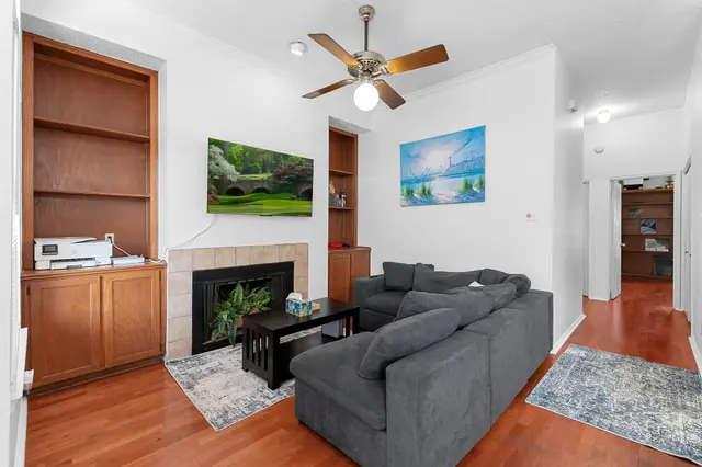 2802 Nueces St #303