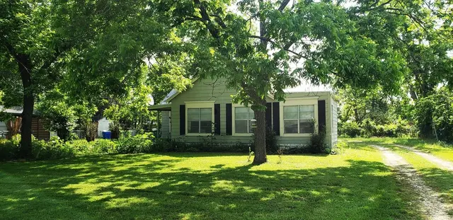 2105 North Dr