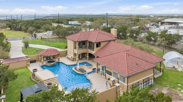 1028 Villa Hill Dr