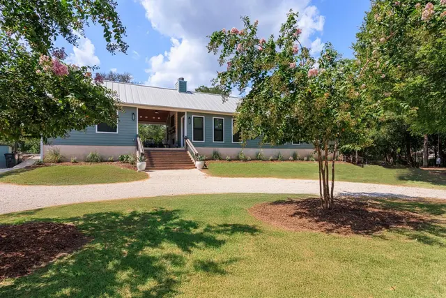 104 River Road Cir