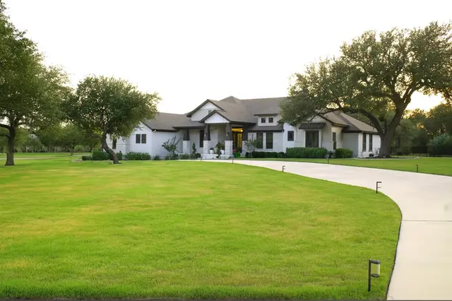 120 Woodland Hills Dr
