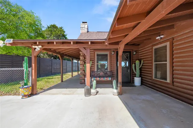 5597 Cliff Ln