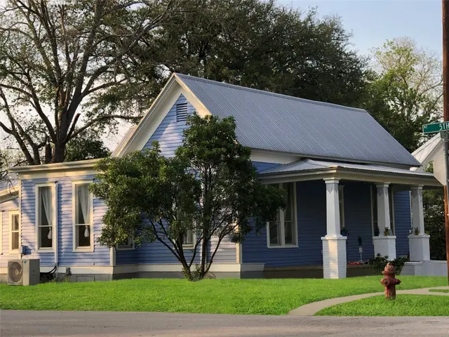 501 Burleson St