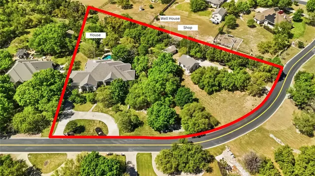 205 W Majestic Oak Ln