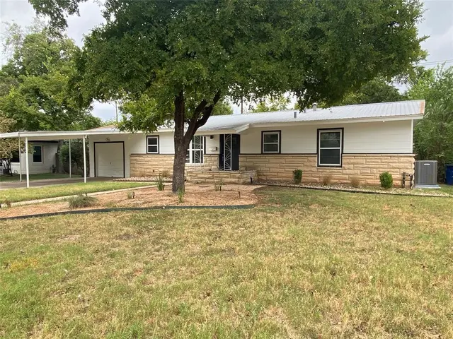 8107 Lazy Ln