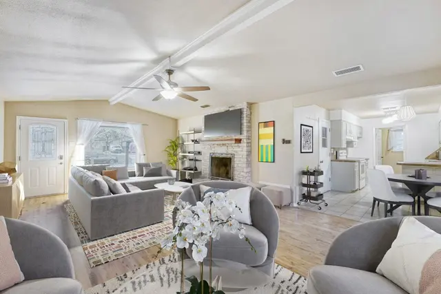 2114 Bel Air Dr