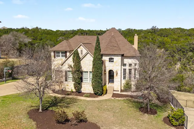 121 Burgess Ln