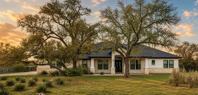 410 Woodland Oaks Trl