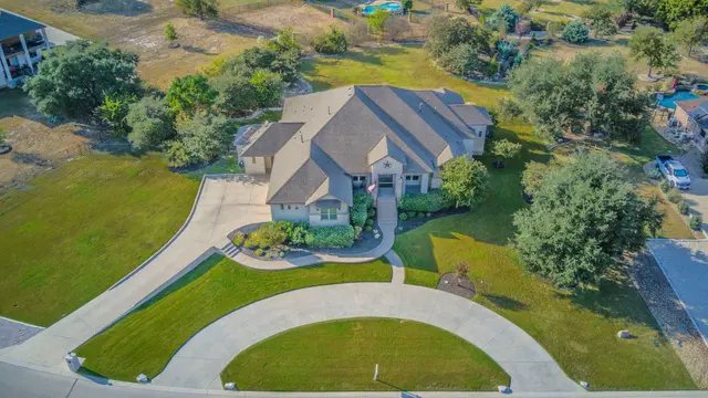 205 Standing Oak Dr