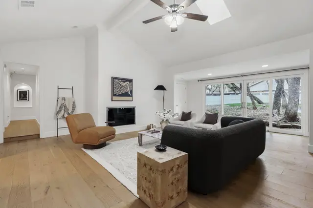 3112 Eanes Cir