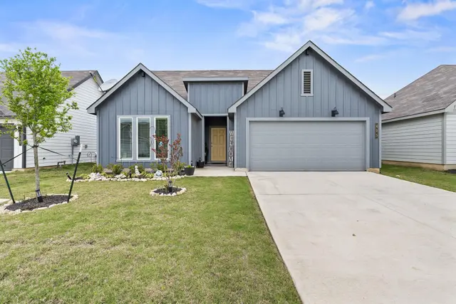 405 Perry Pl