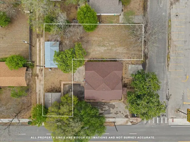 1207 NE Loop 230