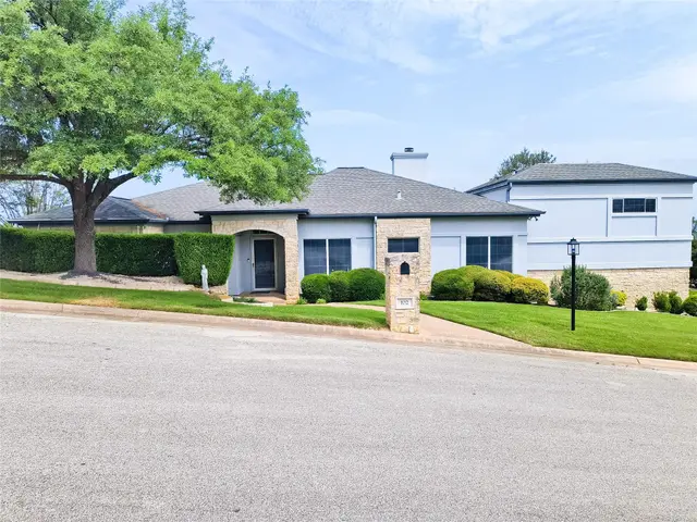 102 Paragon Ct