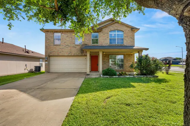 2700 Breezy Point Cv