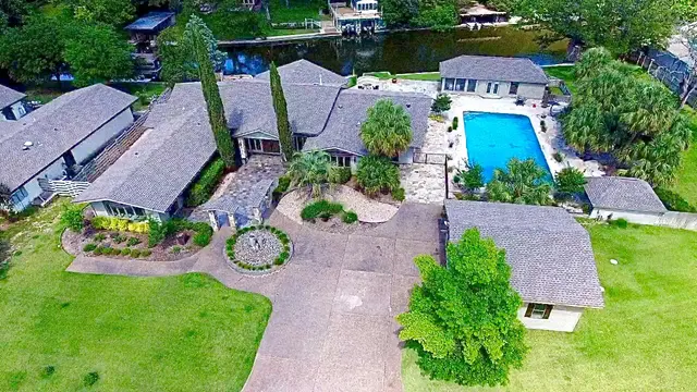 311 Oleander Dr