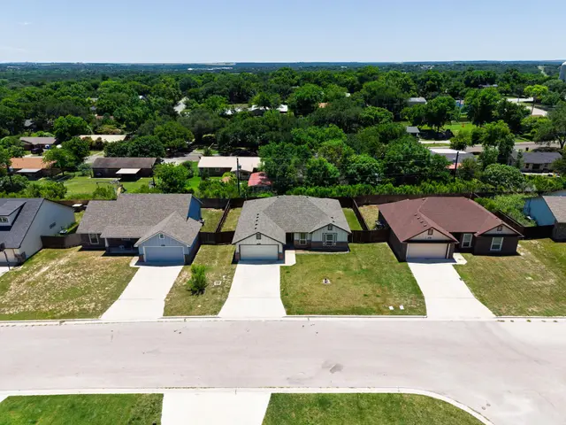 1124 Limestone Dr