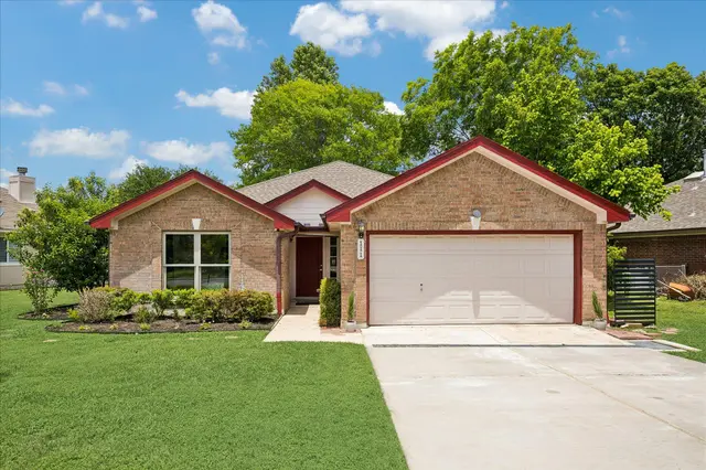 111 Finch Ln
