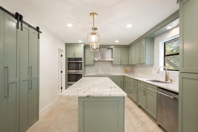 210 Waxwing Dr