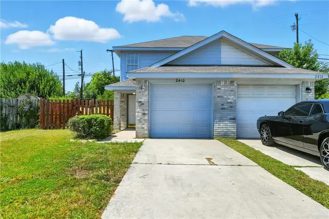 2410 Royal Crest Cir