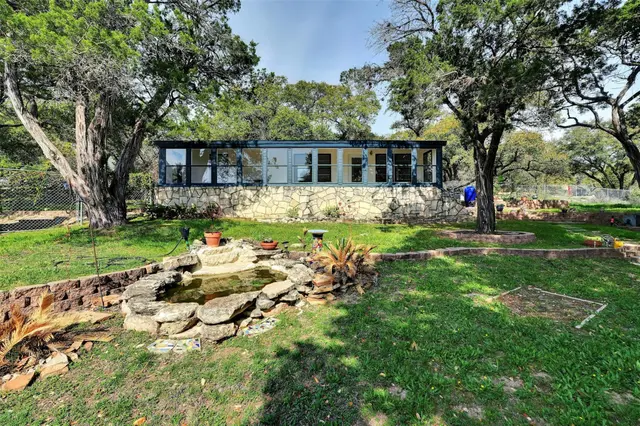 10612 Lakeside Dr
