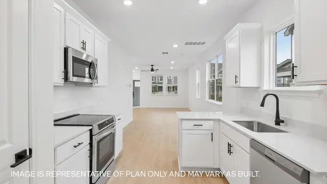2551 Violet Theo Ln