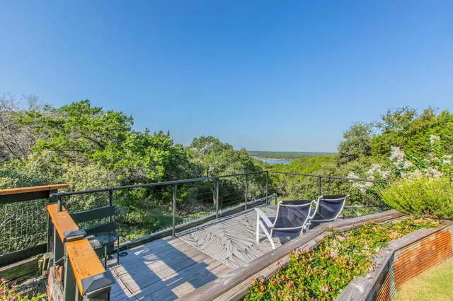 15927 Brazos Dr