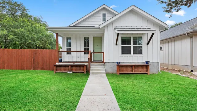 2 Stone Creek Cir