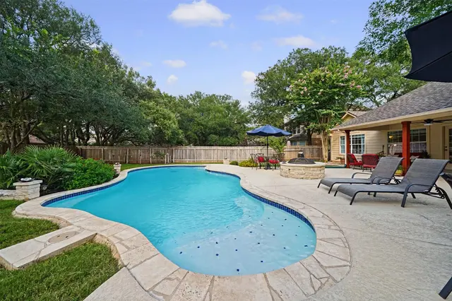 526 Cullen Blvd
